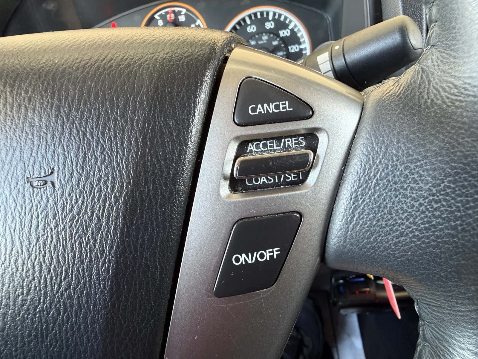 Nissan Titan photo 33