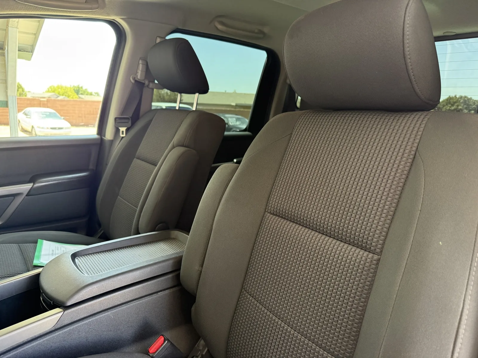 Nissan Titan photo 37