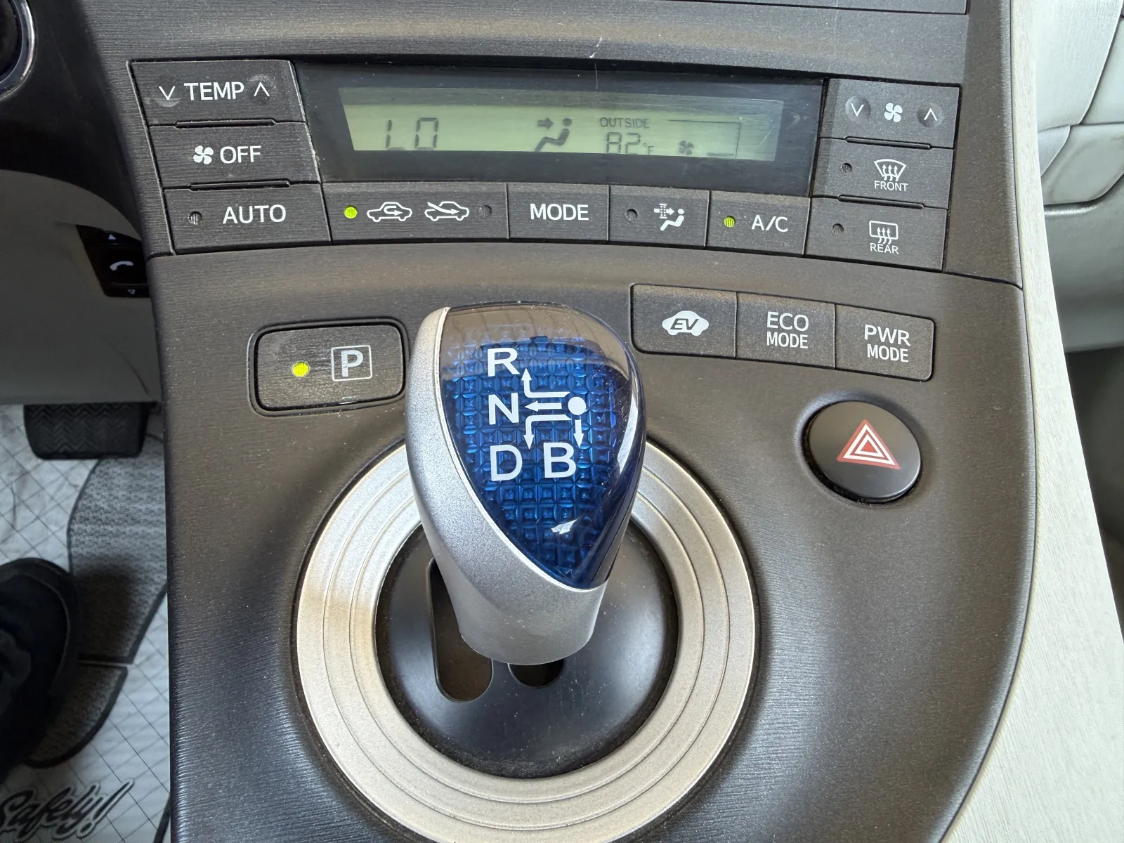 Toyota Prius photo 18