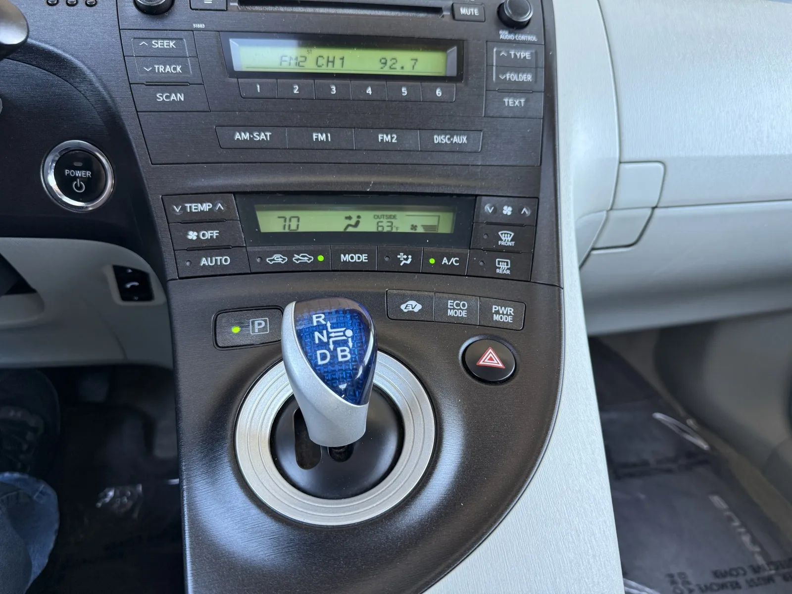 Toyota Prius photo 33