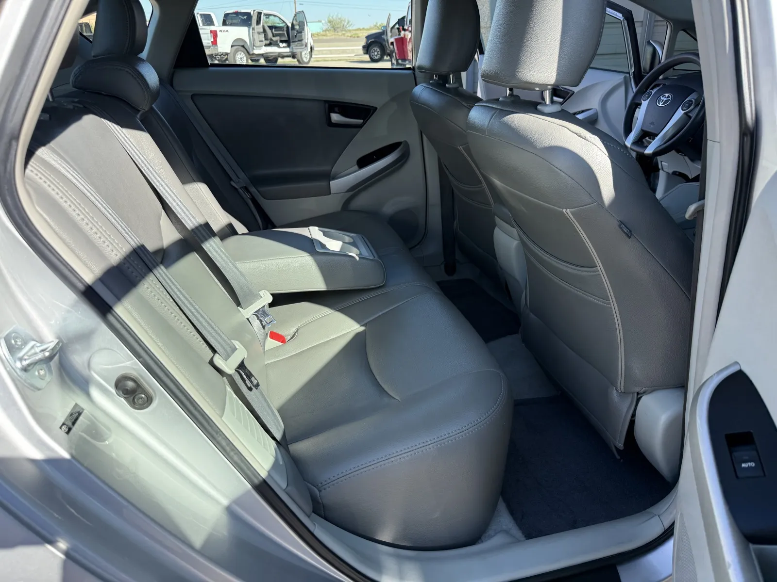 Toyota Prius photo 57