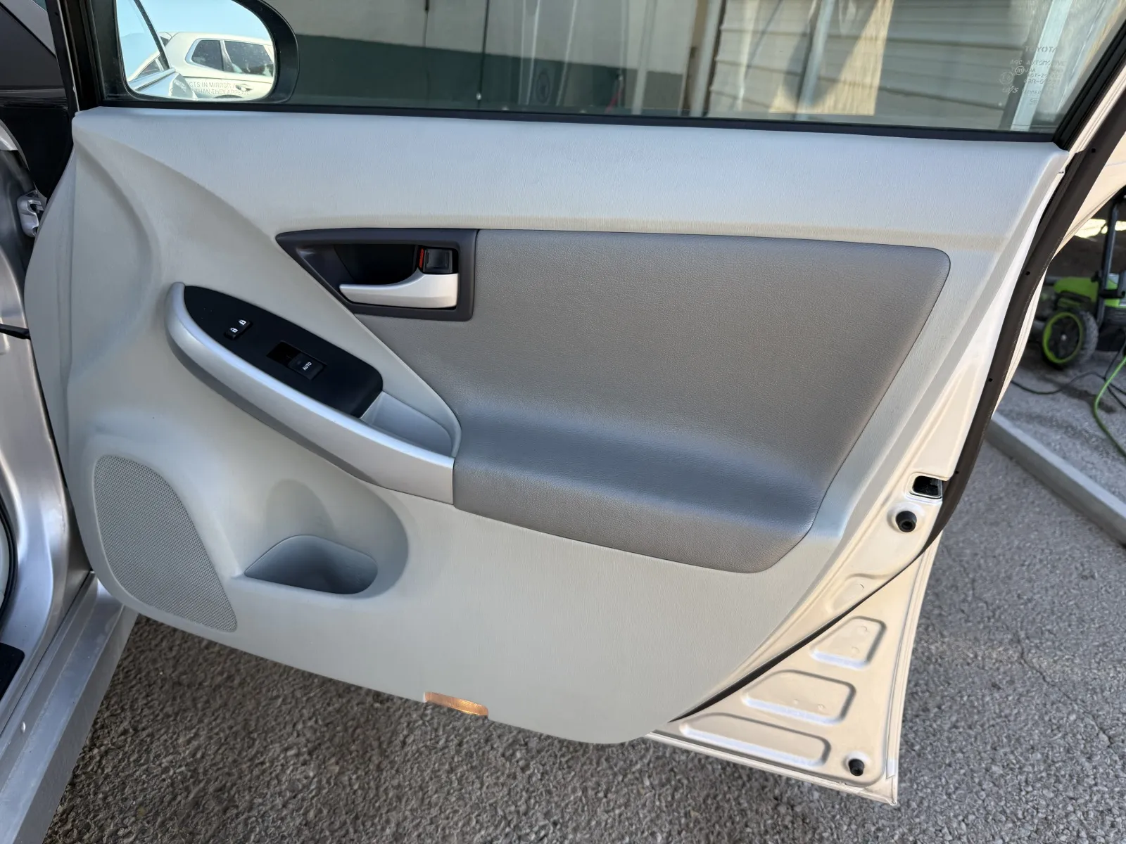 Toyota Prius photo 59