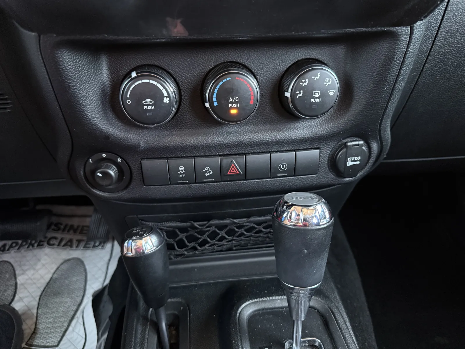 Jeep Wrangler photo 28
