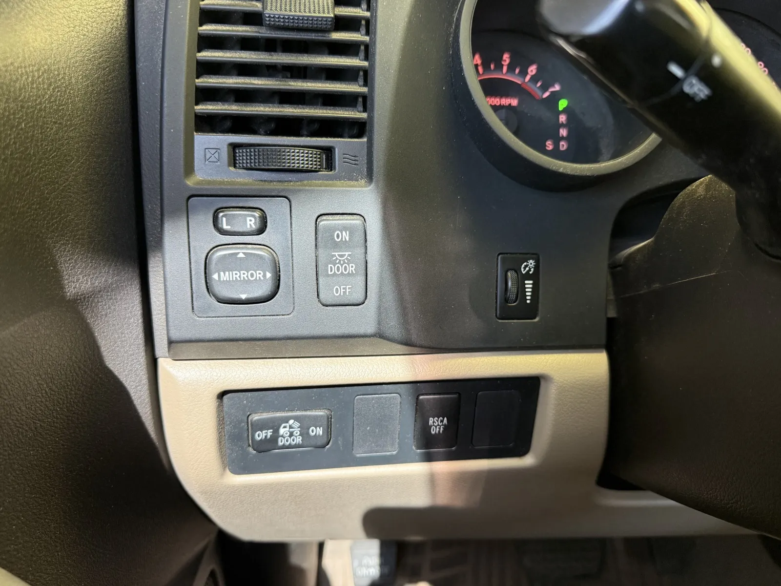 Toyota Tundra photo 31