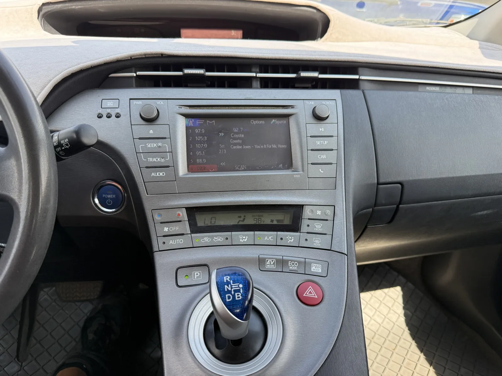 Toyota Prius photo 18