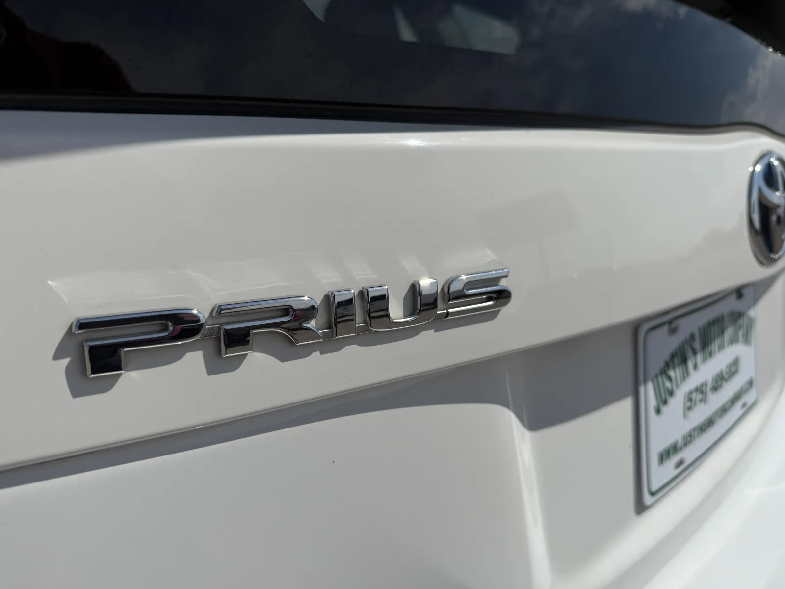 Toyota Prius photo 11