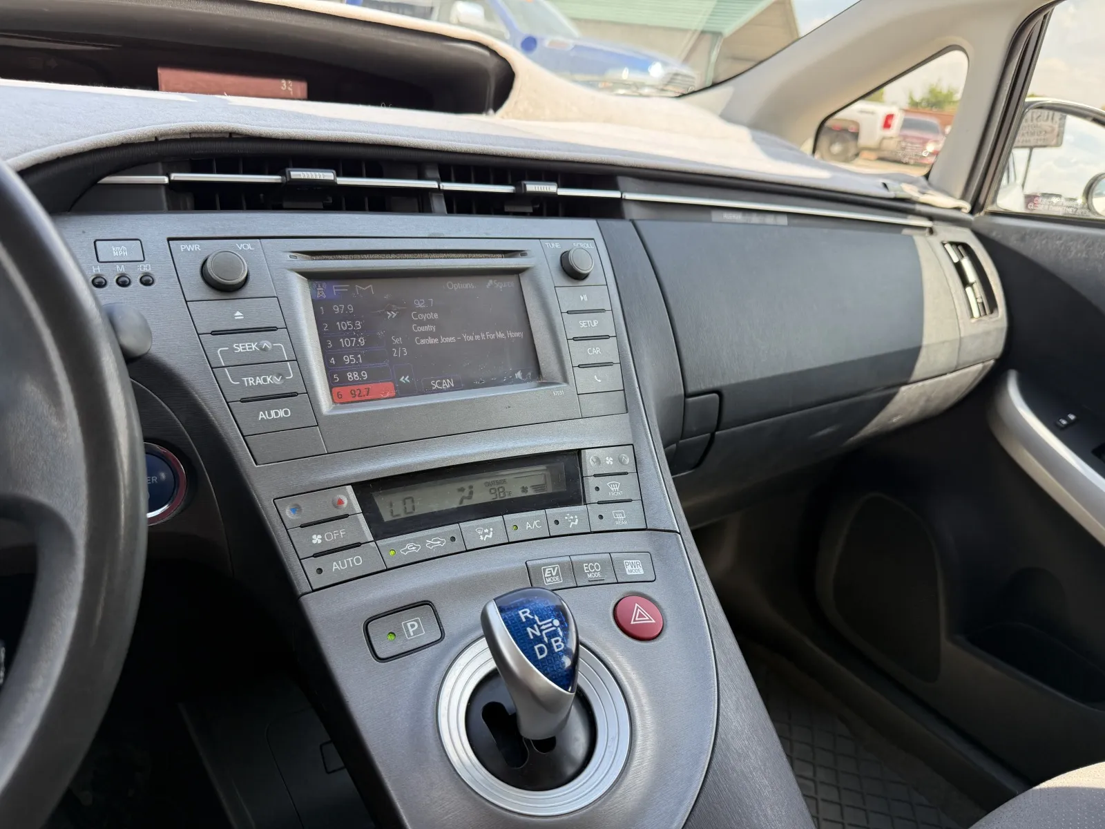 Toyota Prius photo 16