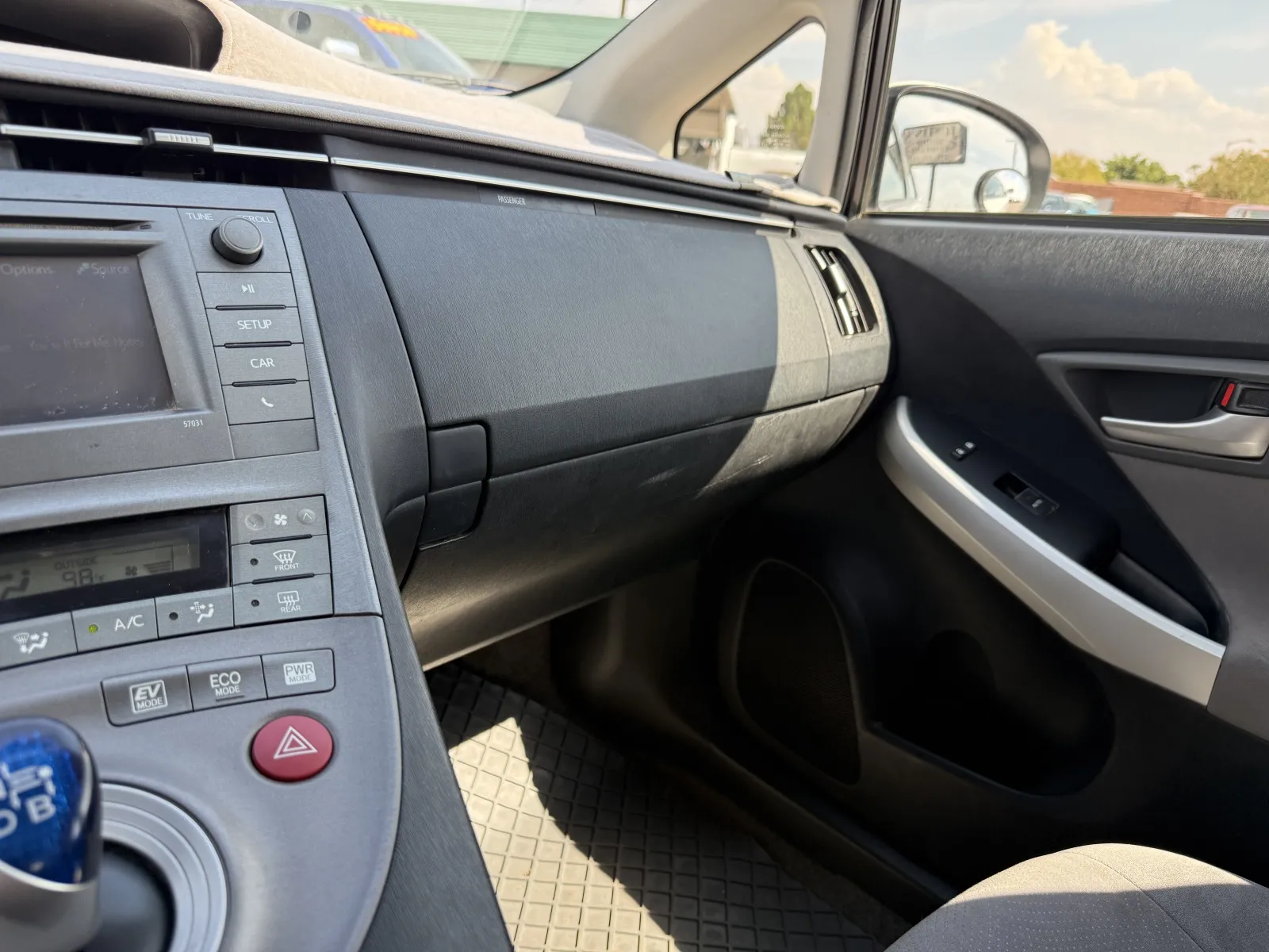 Toyota Prius photo 19