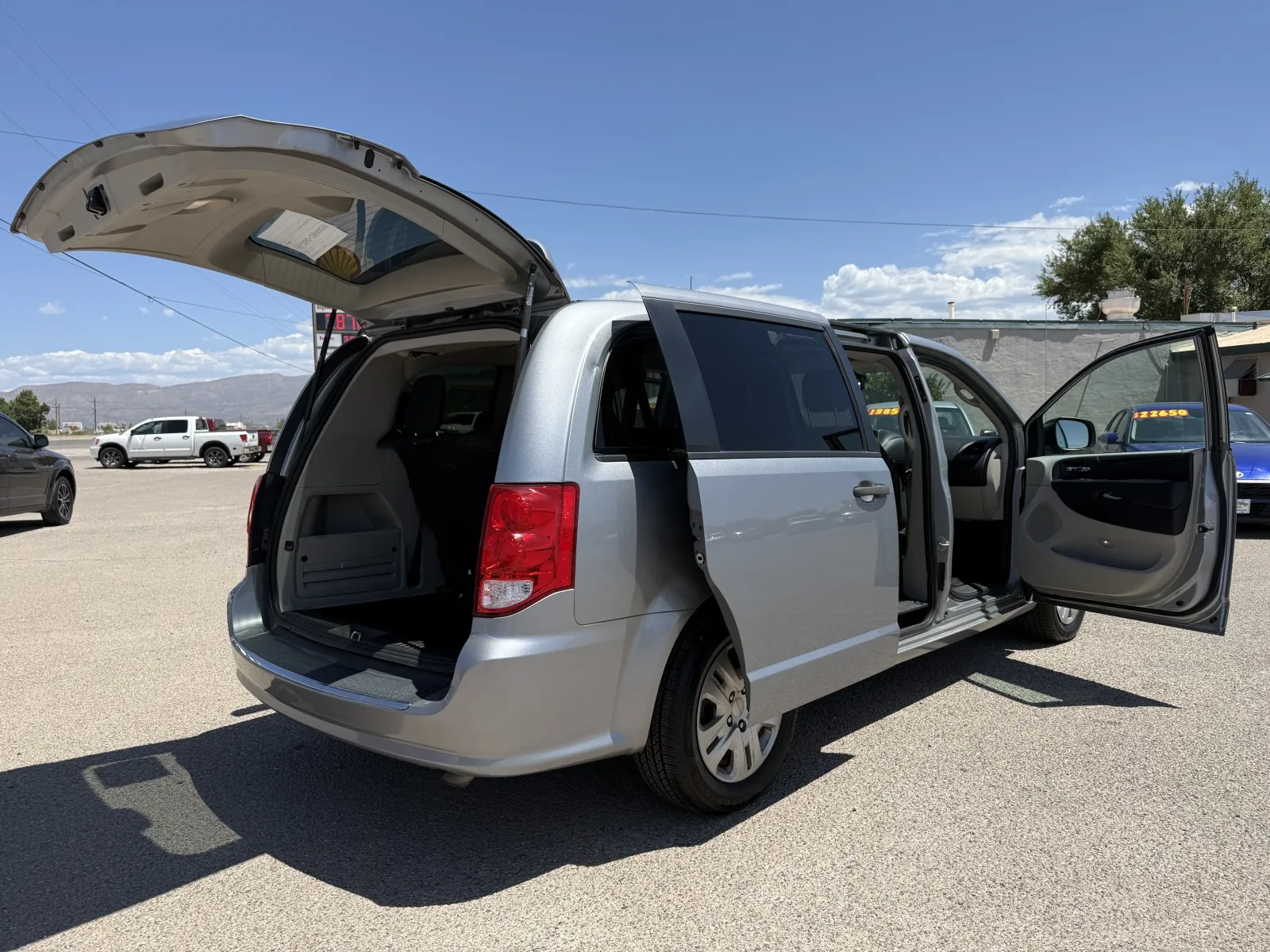 Dodge Grand Caravan photo 16