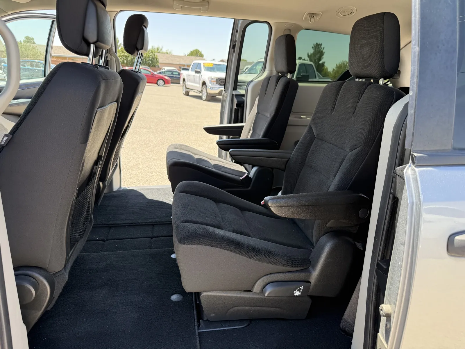 Dodge Grand Caravan photo 20