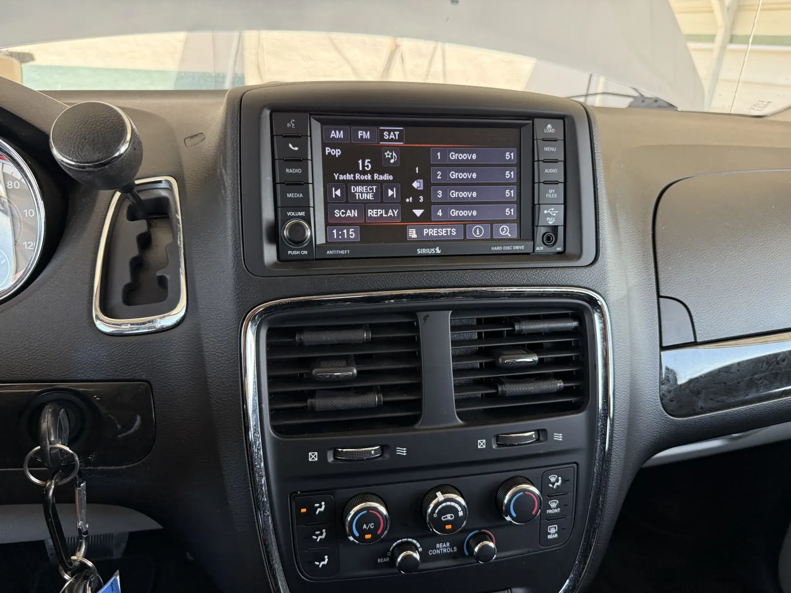 Dodge Grand Caravan photo 27