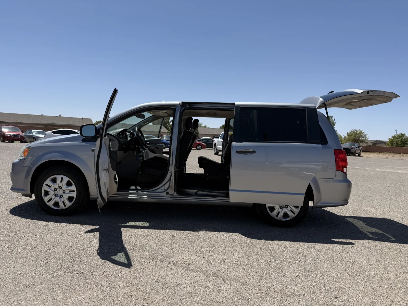 Dodge Grand Caravan photo 13
