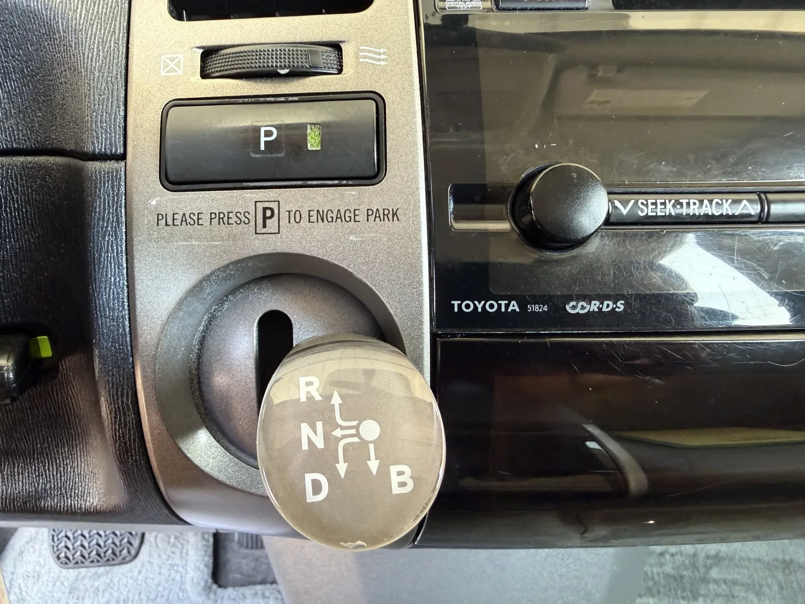 Toyota Prius photo 34