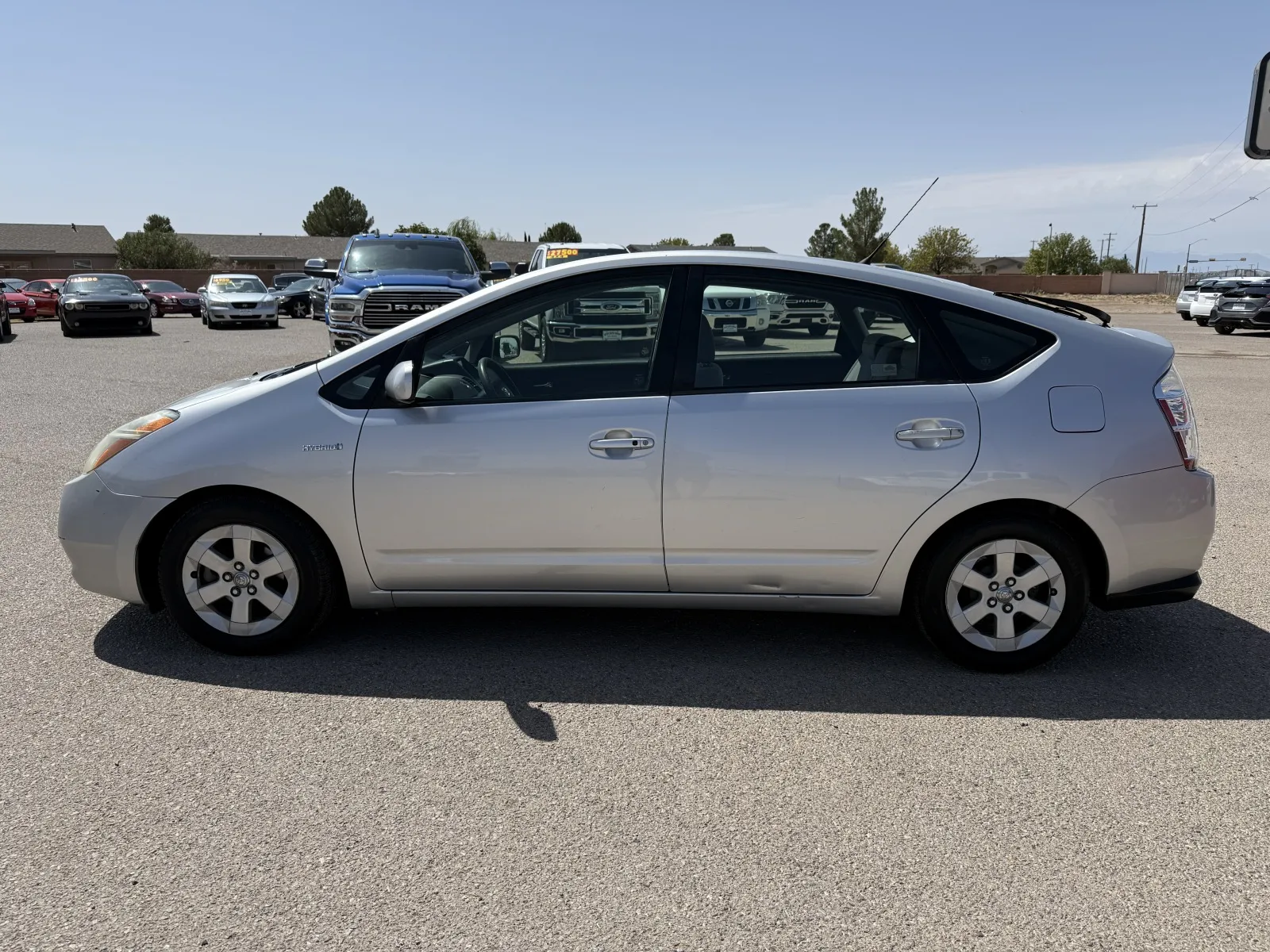 Toyota Prius photo 2