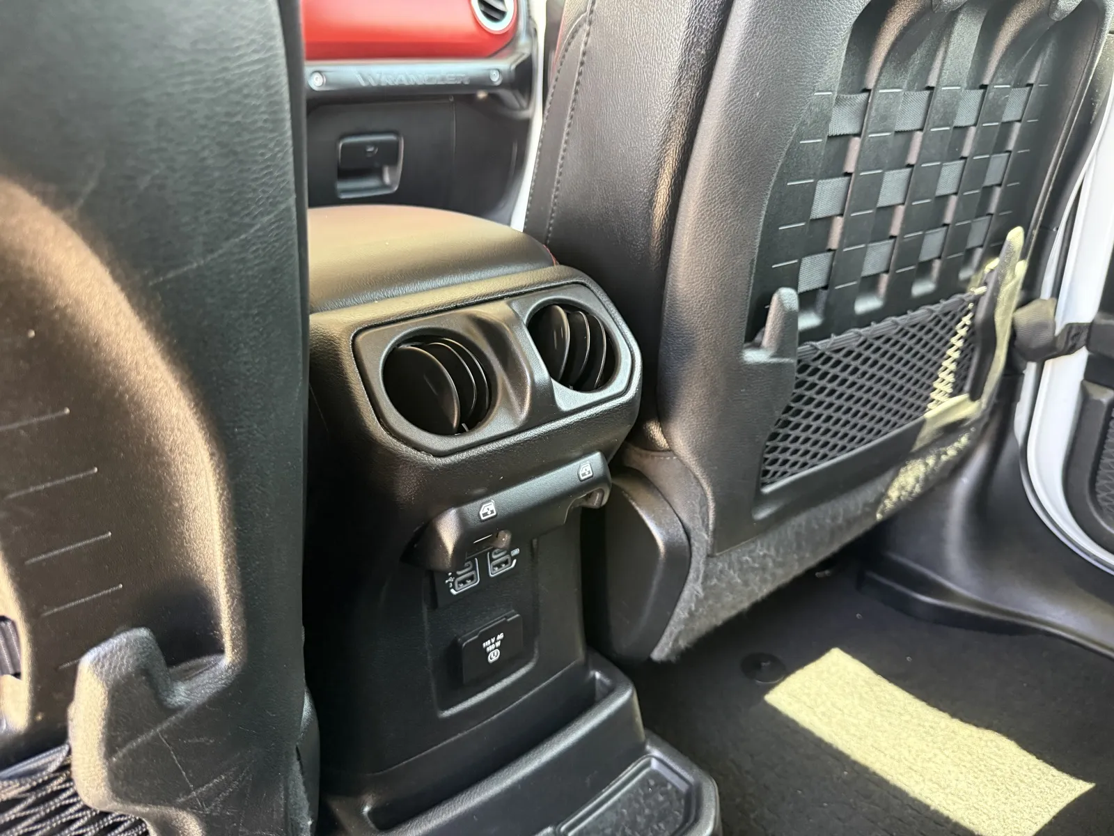 Jeep Wrangler photo 97