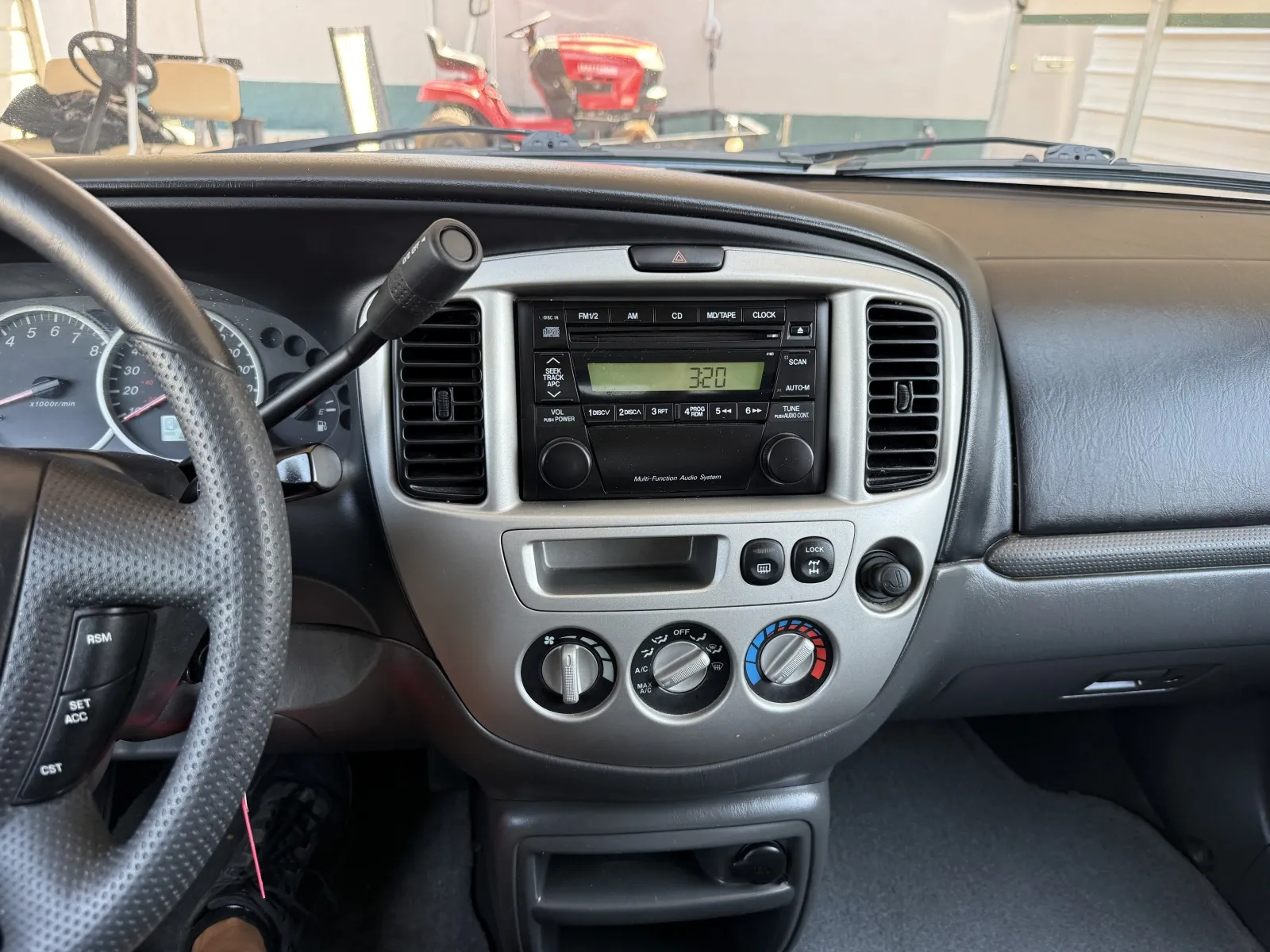Mazda Tribute photo 22