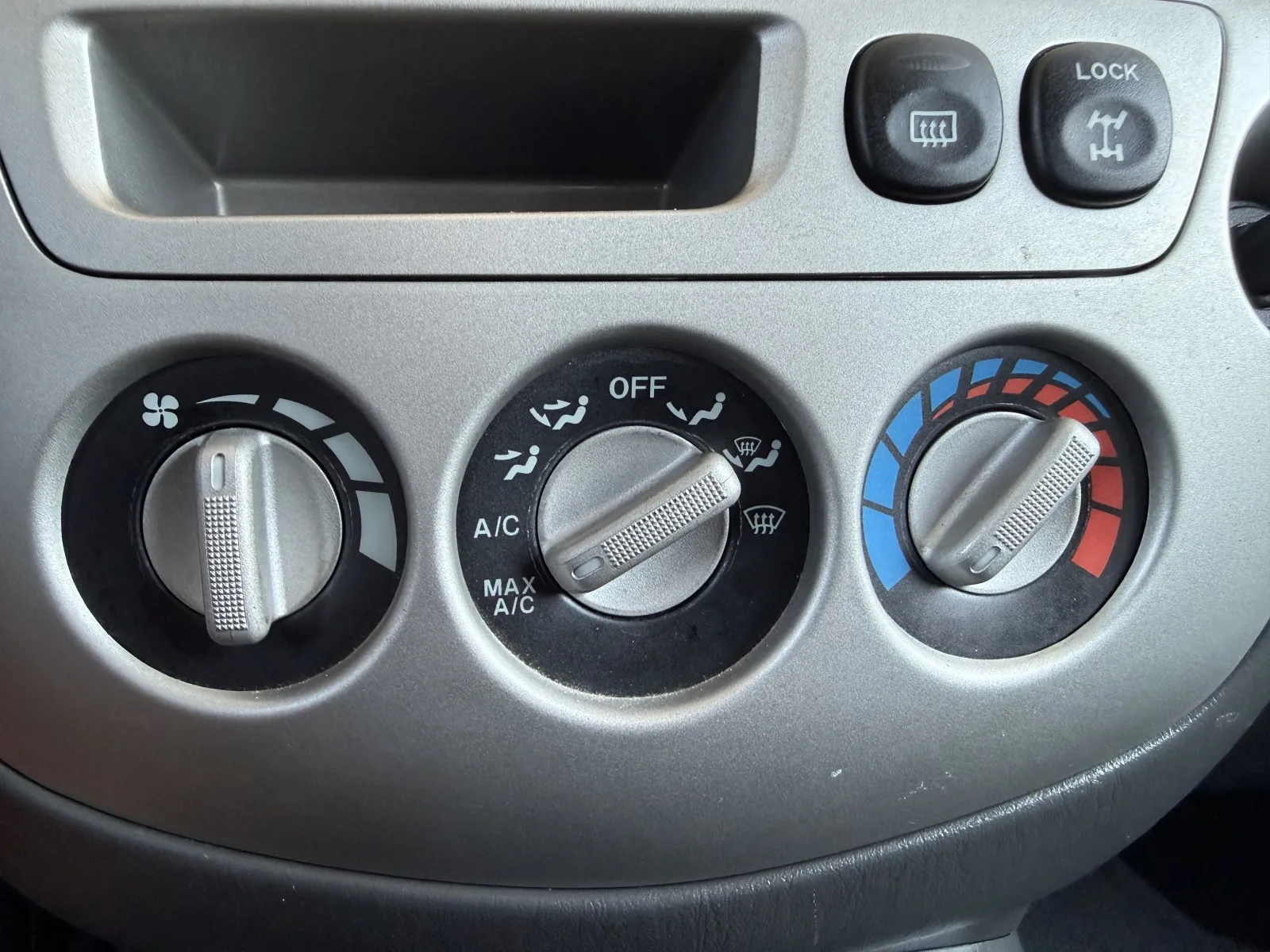 Mazda Tribute photo 24