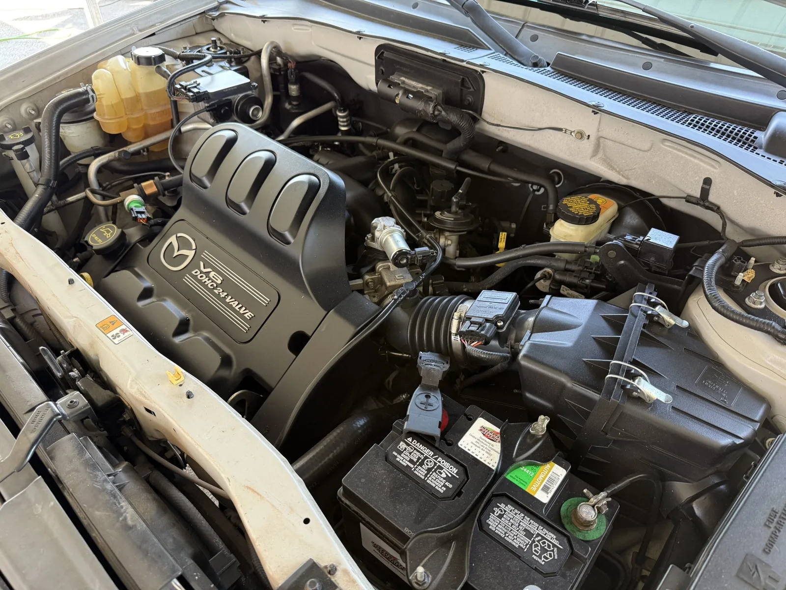 Mazda Tribute photo 16