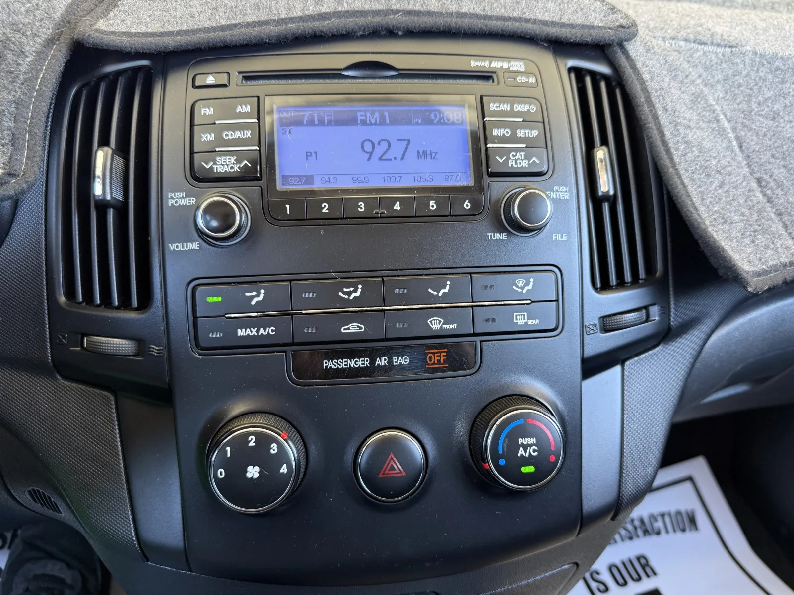 Hyundai Elantra photo 22