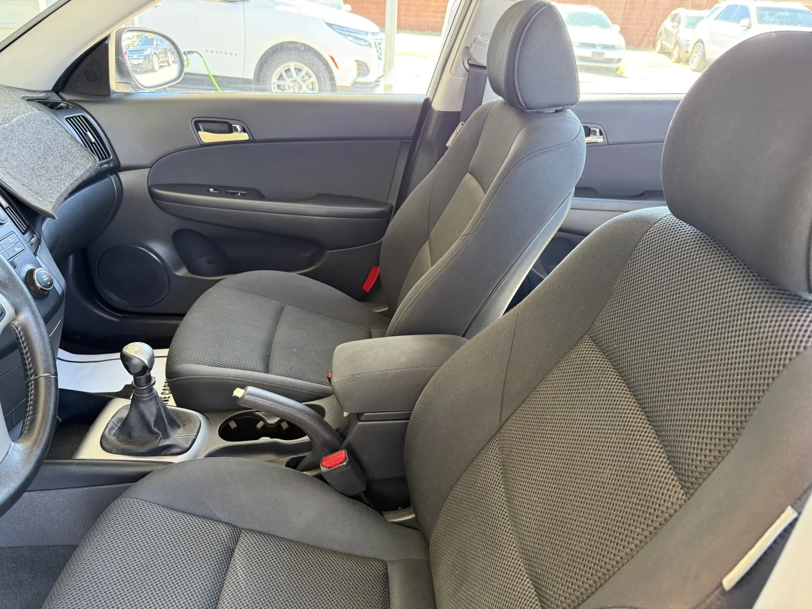 Hyundai Elantra photo 30