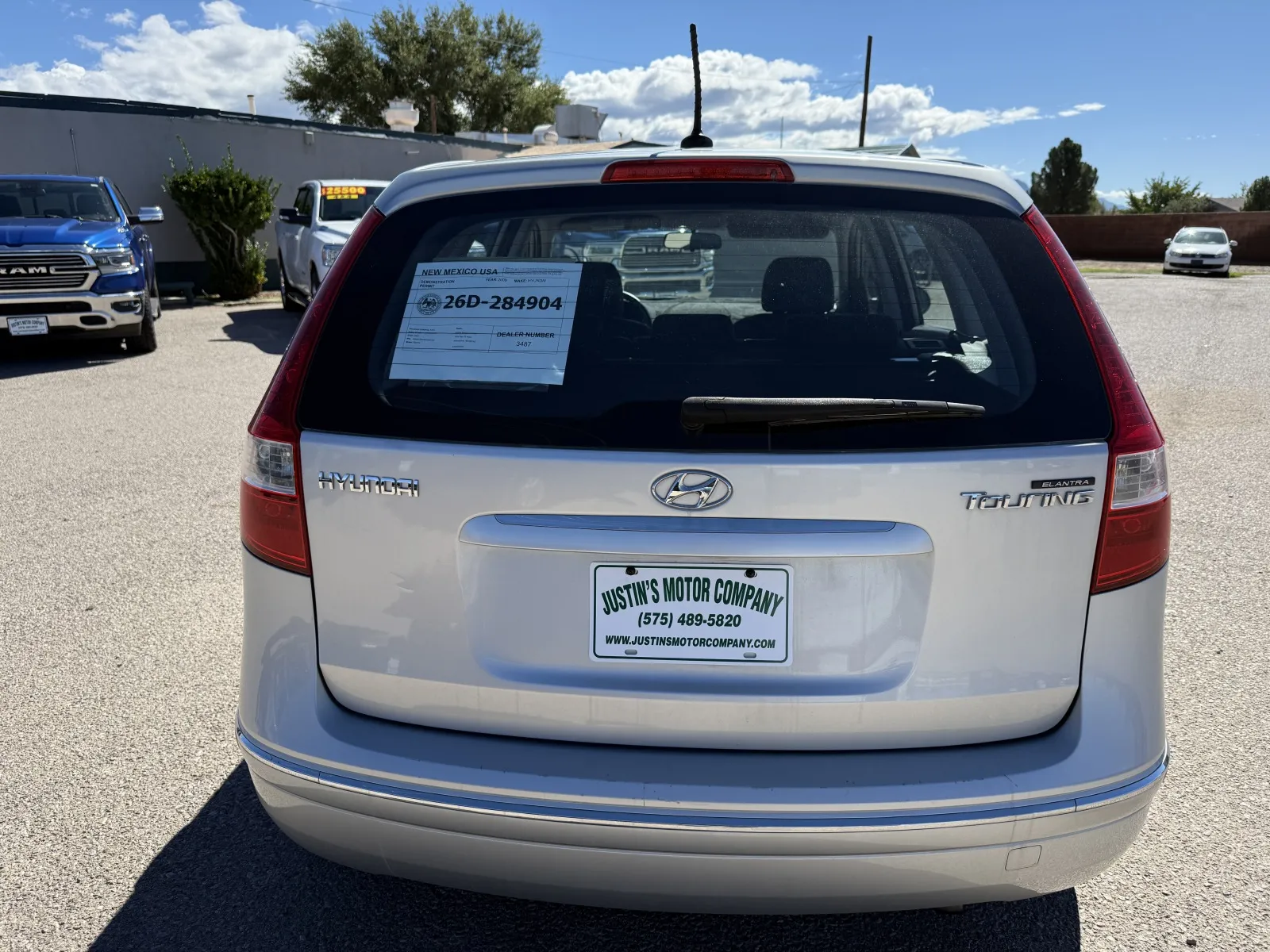 Hyundai Elantra photo 4