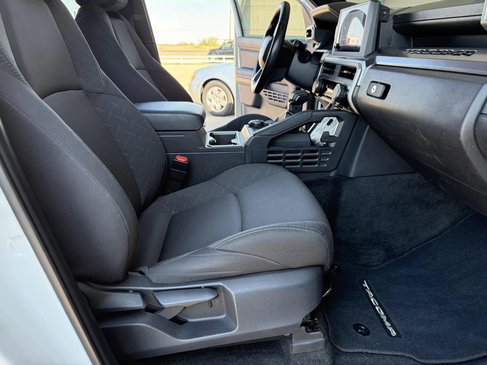 Toyota Tacoma photo 56