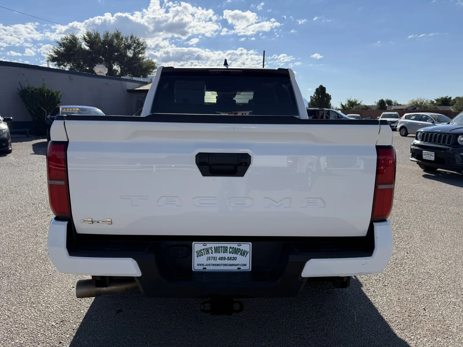 Toyota Tacoma photo 4