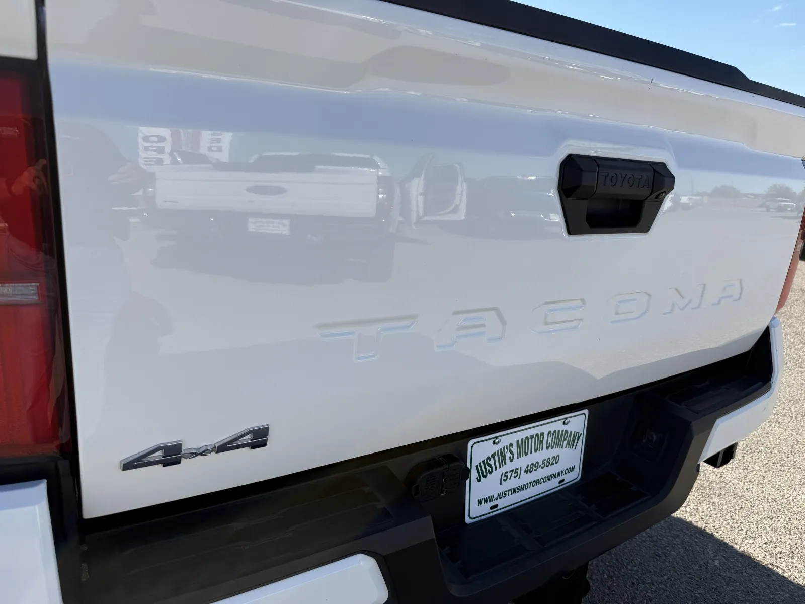 Toyota Tacoma photo 10