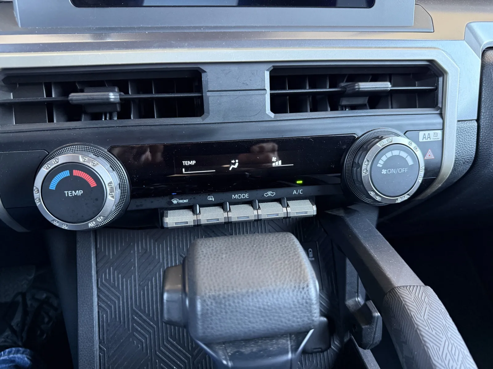 Toyota Tacoma photo 31