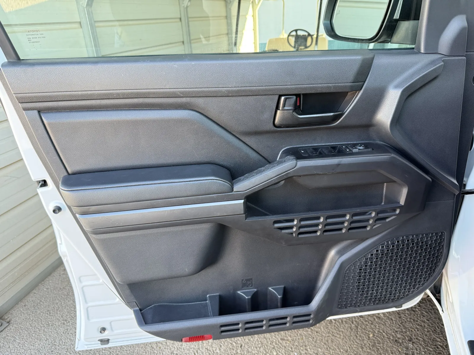 Toyota Tacoma photo 44