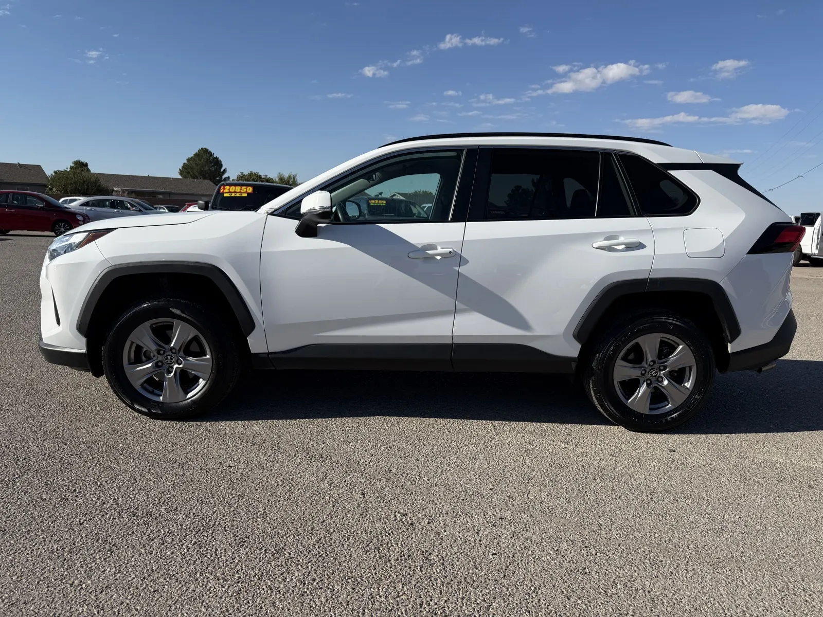 Toyota RAV4 photo 2
