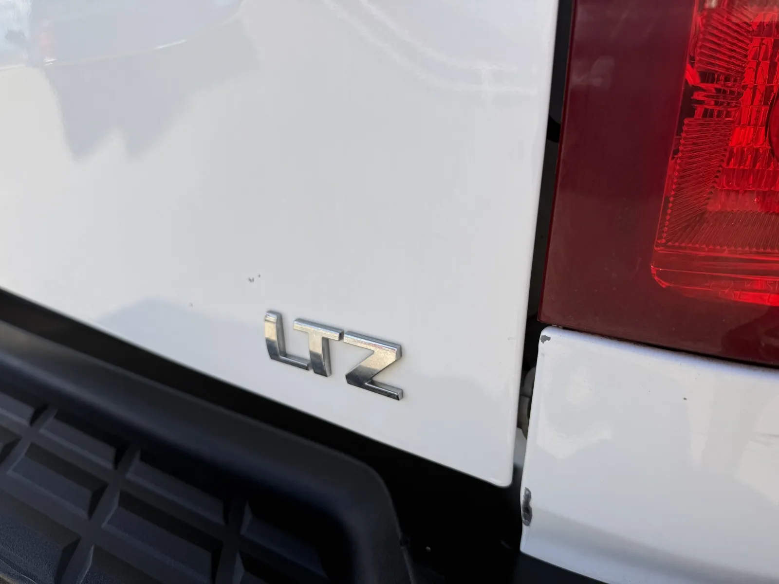 Chevrolet Silverado photo 12