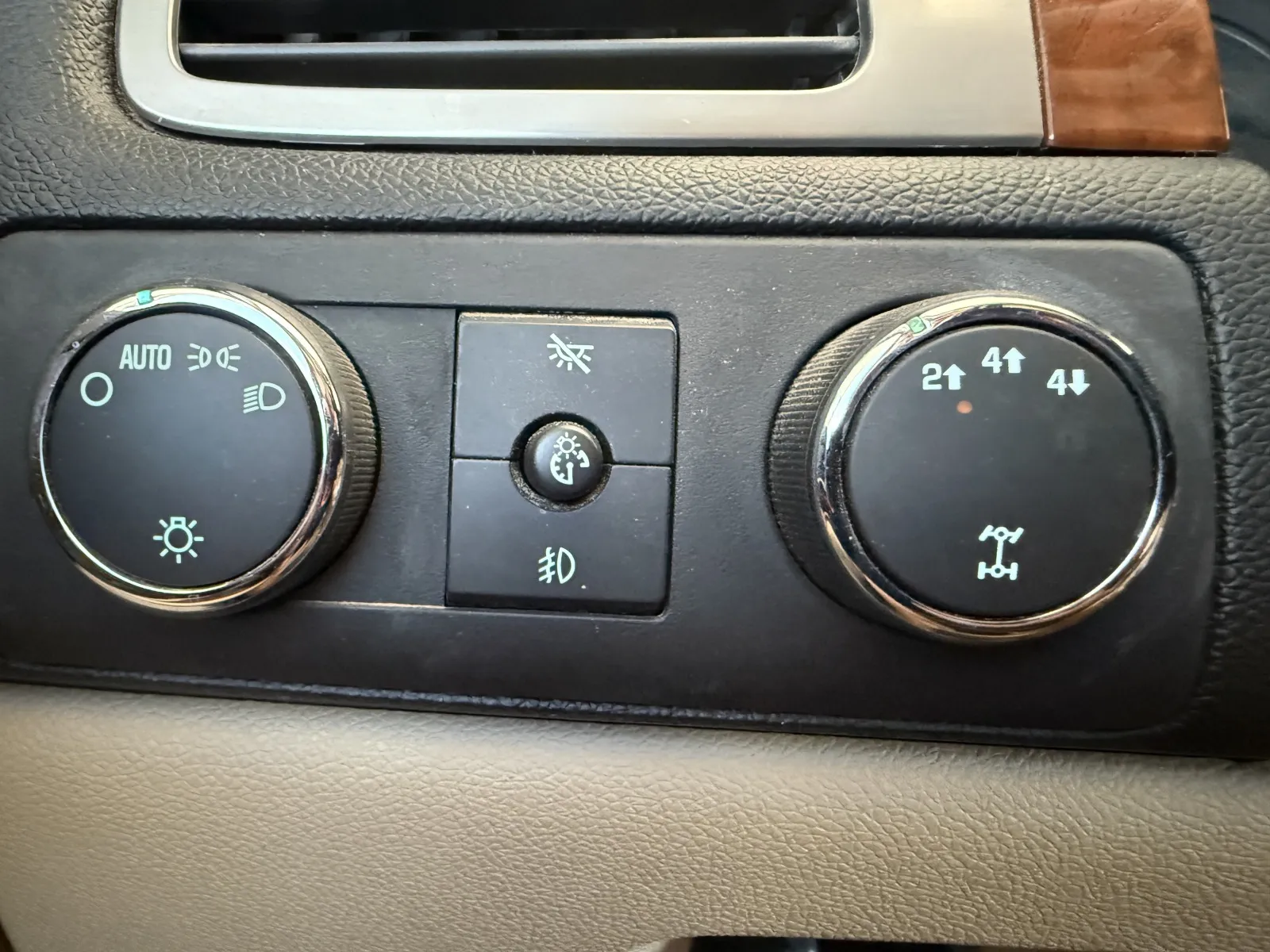 Chevrolet Silverado photo 35