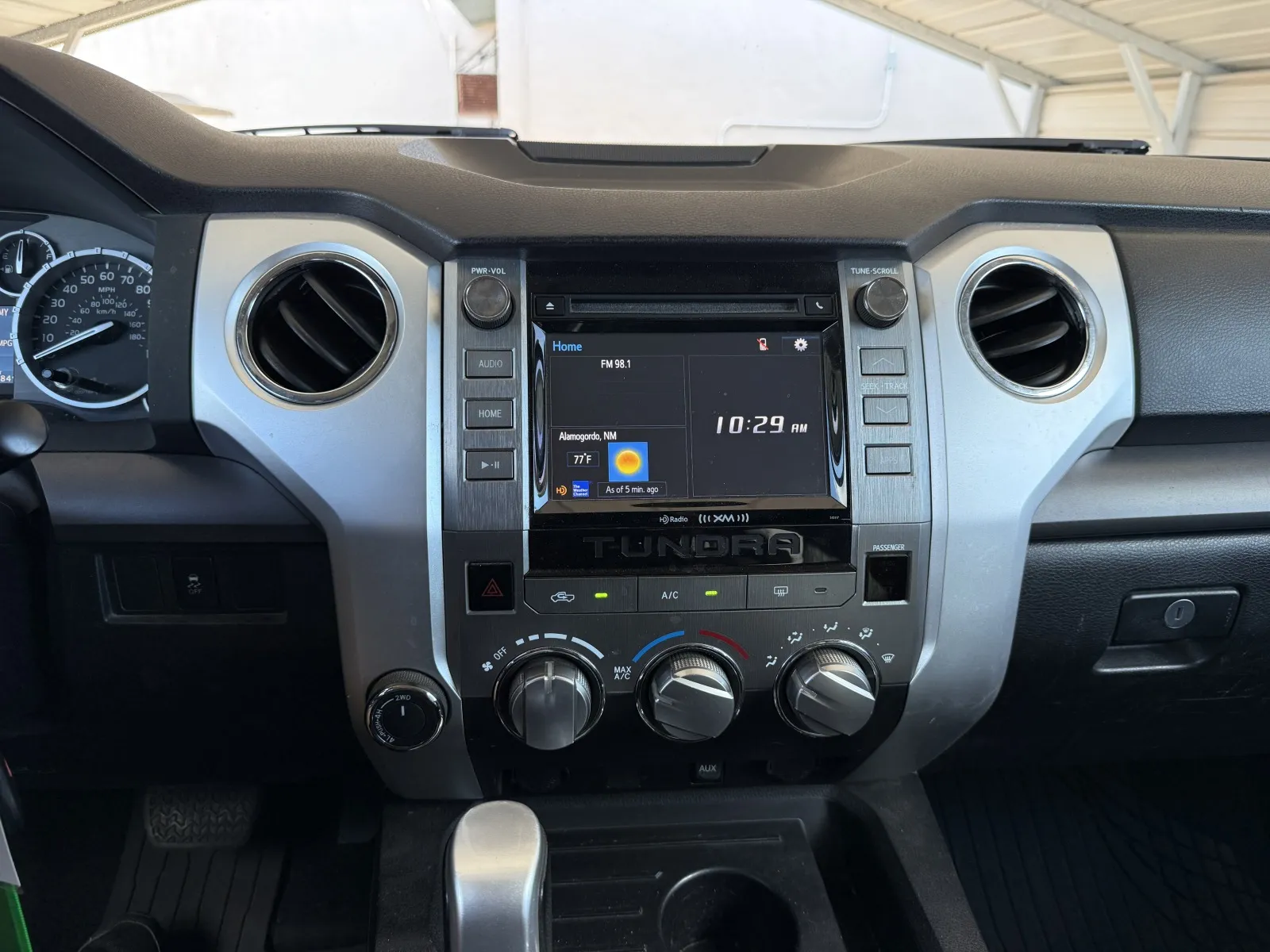 Toyota Tundra photo 35