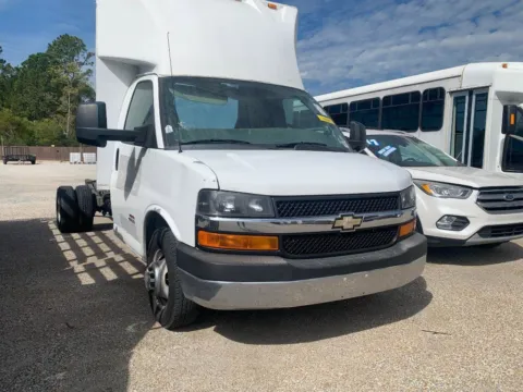 White 2012 Chevrolet Express Commercial Cutaway Diesel for sale in Biloxi, MS