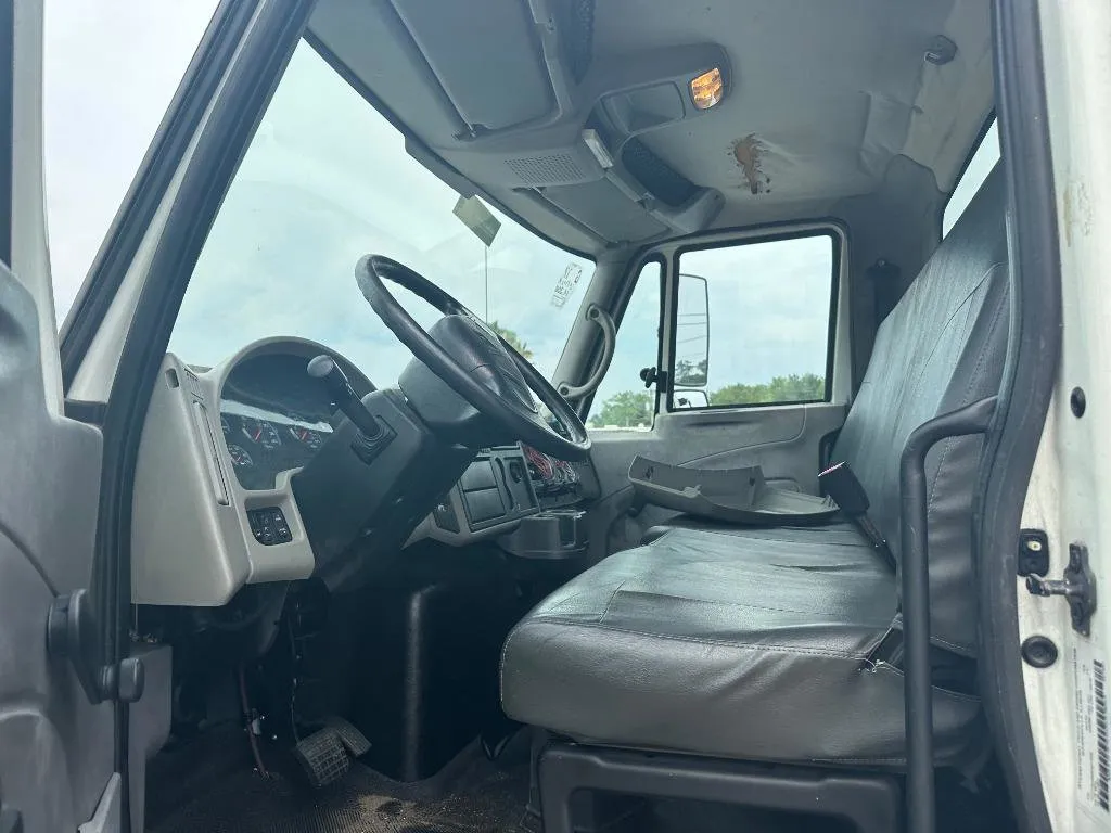 White 2008 INTERNATIONAL 4000 RWD for sale in Biloxi, MS