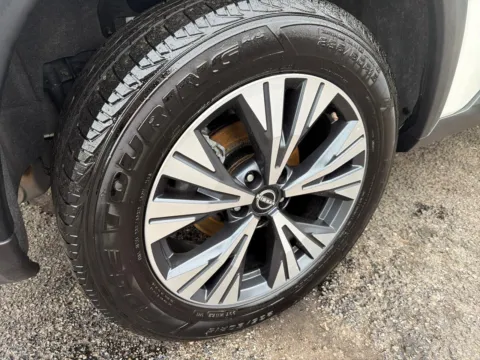 More photos of 2022 NISSAN ROGUE SV at Elite Auto Sales Hobart, IN