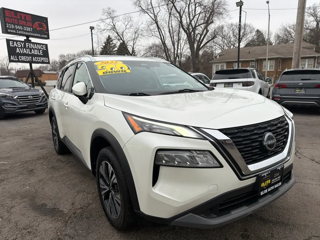 White 2022 NISSAN ROGUE SV for sale in Hobart, IN