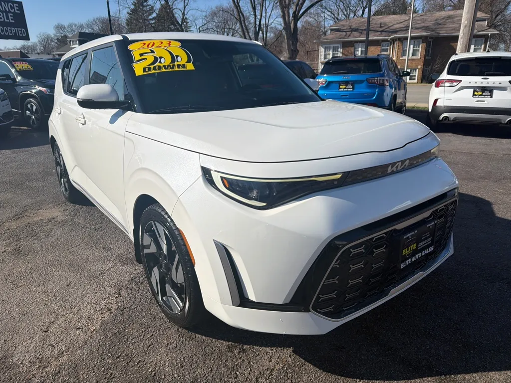 White 2023 KIA SOUL GT LINE for sale in Hobart, IN