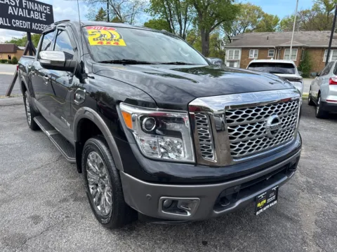 Black 2017 NISSAN TITAN SV for sale in Hobart, IN