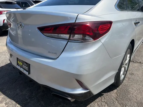 More photos of 2018 HYUNDAI SONATA SPORT at Elite Auto Sales Hobart, IN