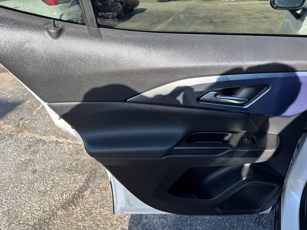 2024 Chevrolet Equinox EV LT - Photo 8