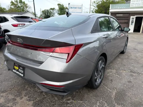 More photos of 2025 HYUNDAI ELANTRA SEL SPORT at Elite Auto Sales Hobart, IN