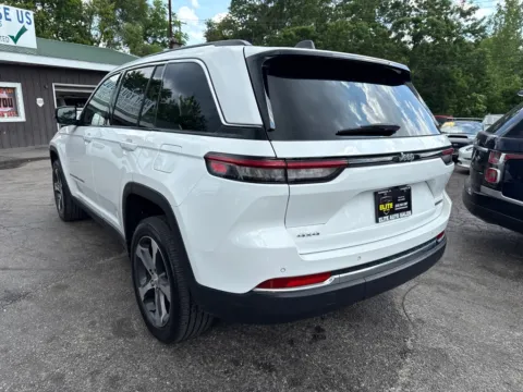 More photos of 2023 JEEP GRAND CHEROKEE LIMITED at Elite Auto Sales Hobart, IN