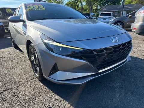 Silver 2023 HYUNDAI ELANTRA SEL for sale in Hobart, IN