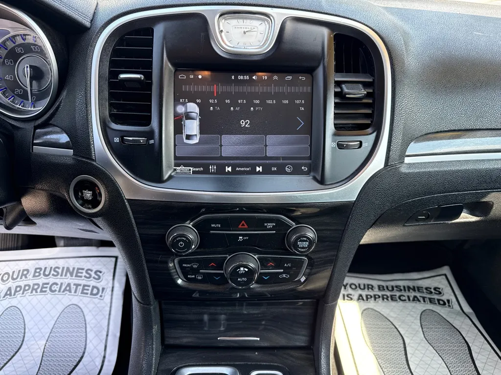 2021 Chrysler 300 Touring - Photo 11