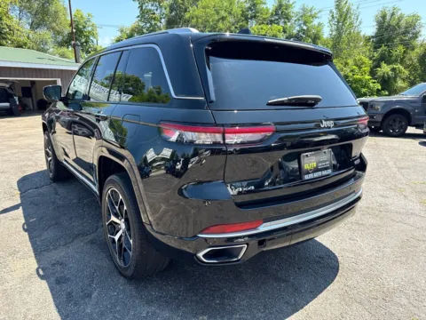 More photos of 2023 JEEP GRAND CHEROKEE SUMMIT at Elite Auto Sales Hobart, IN