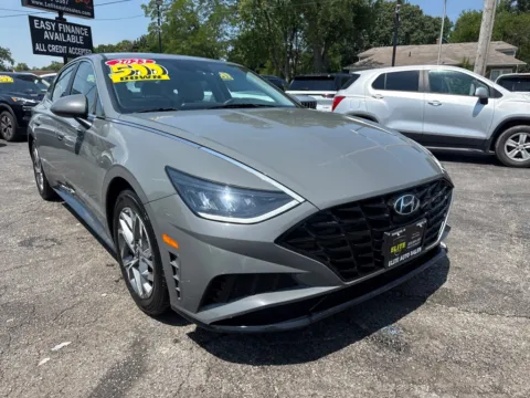Gray 2023 HYUNDAI SONATA SEL for sale in Hobart, IN