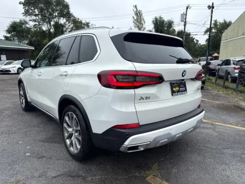 More photos of 2021 BMW X5 XDRIVE40I at Elite Auto Sales Hobart, IN
