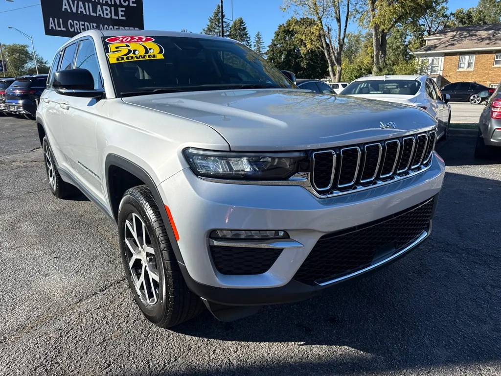 Silver 2023 JEEP GRAND CHEROKEE LIMITED for sale in Hobart, IN